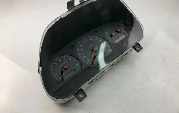 Volvo S40 Speedometer (instrument cluster) 8251230