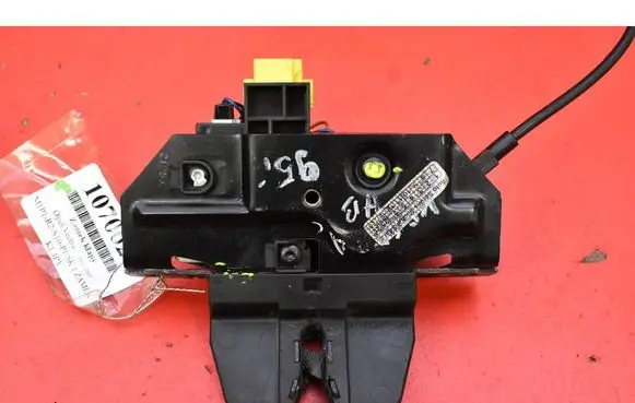Opel Vectra C Tailgate/trunk/boot lock/catch/latch 09180104