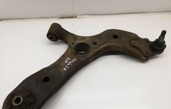 Toyota Auris 150 Front lower control arm/wishbone