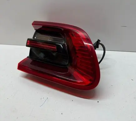 Tailgate rear/tail lights