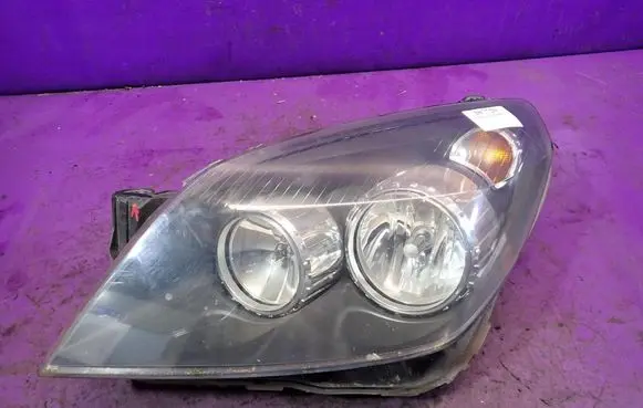 Opel Astra H Headlight/headlamp 16020100