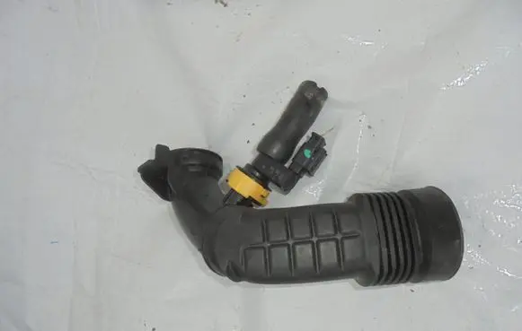Citroen C4 Cactus Intercooler hose/pipe 9801021780
