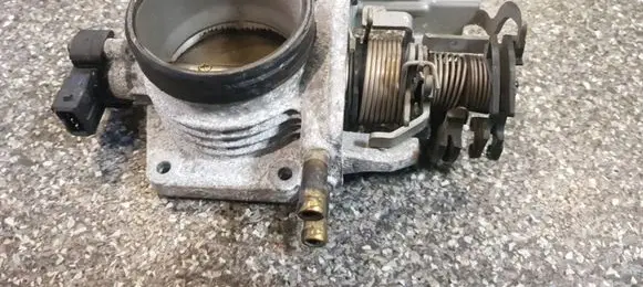 BMW 5 E39 Throttle valve 1721456