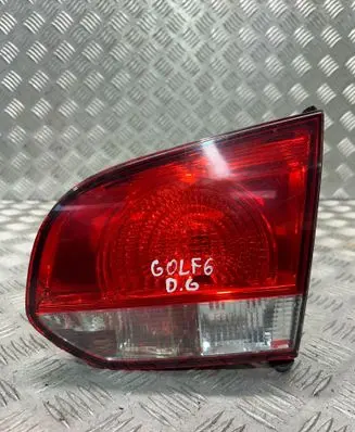 Tailgate rear/tail lights