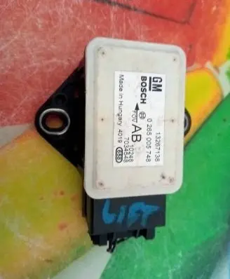 Opel Meriva A ESP acceleration yaw rate sensor 13267138 0265005748