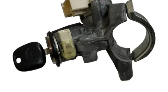 Toyota Auris 150 Ignition lock 450200204