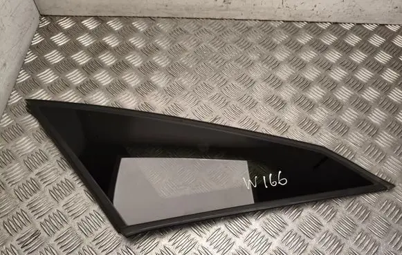 Citroen C4 III e-C4 Rear side window 9832918780