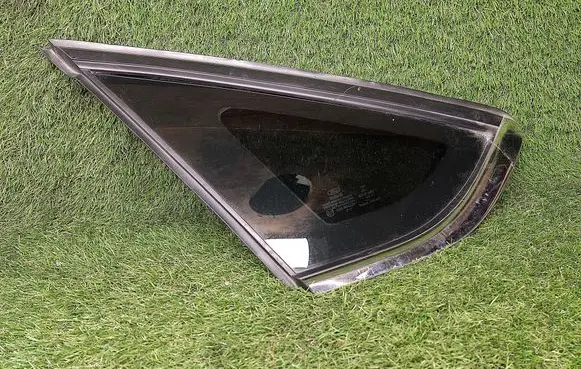 Ford Fusion II Rear side window DS73F29701A