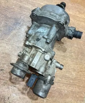 BMW 3 E90 E91 Fuel injection high pressure pump 7613933 7519458