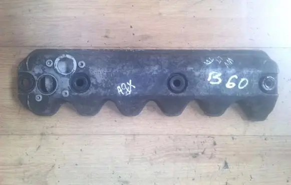 Volkswagen I LT Rocker cam cover 