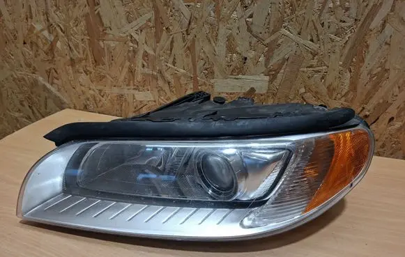 Volvo V70 Headlights/headlamps set 31353532 6336100000