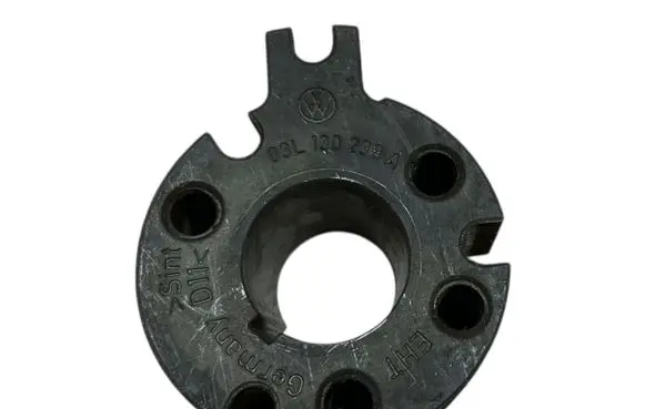 Volkswagen PASSAT B6 Fuel pump gear (pulley) 03L130238A