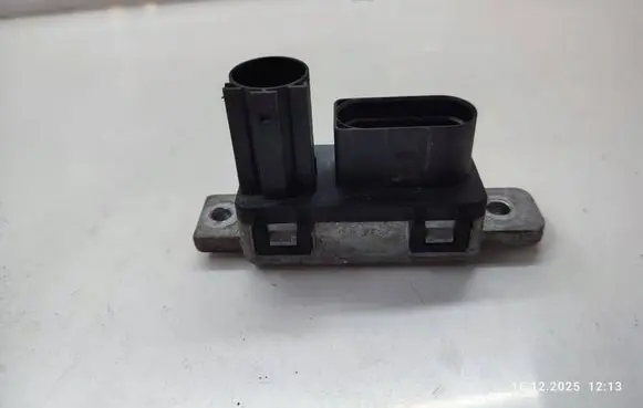 Land Rover Discovery Sport Glow plug pre-heat relay GX7312B533AD