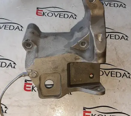 Volvo XC60 Engine mounting bracket 31430135