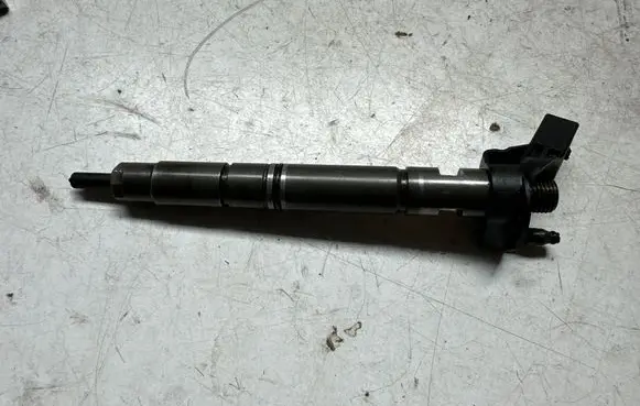 Audi A6 S6 C7 4G Fuel injector 0445117042
