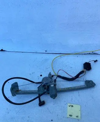 Mercedes-Benz C AMG W203 Front door window regulator with motor