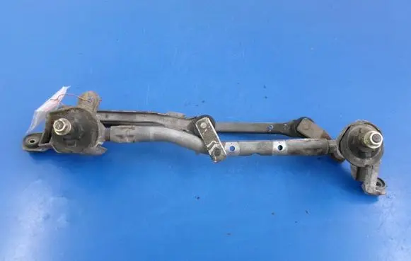 Nissan Note (E11) Front wiper linkage and motor