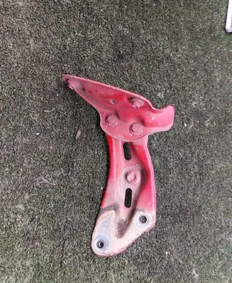 Skoda Octavia Mk2 (1Z) Fender mounting bracket 1Z0810679
