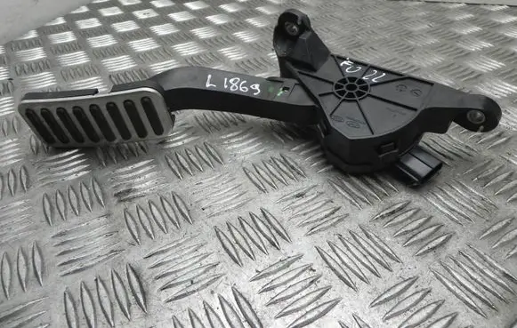 KIA Pro Cee'd III Accelerator throttle pedal 32700G4210