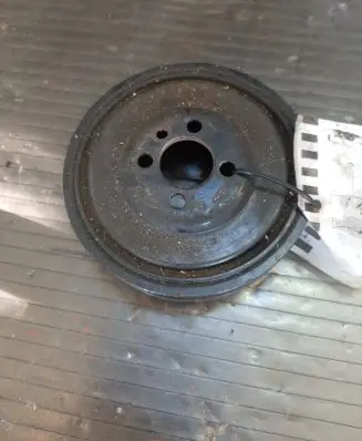 Volkswagen Golf V Crankshaft pulley 03G105243