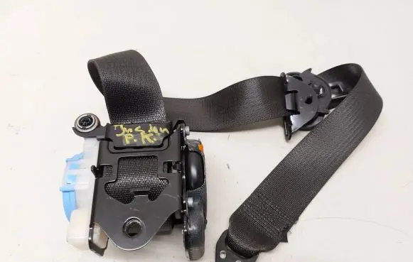 Opel Insignia A Front seatbelt 3063559 307512399