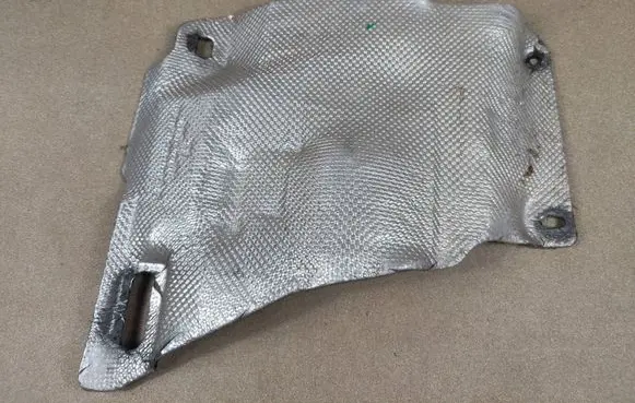 Peugeot 3008 I Heat shield in engine bay 