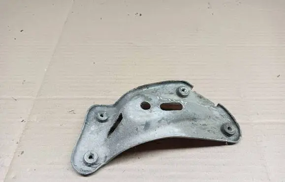 Skoda Yeti (5L) Fender mounting bracket 1Z0810680A