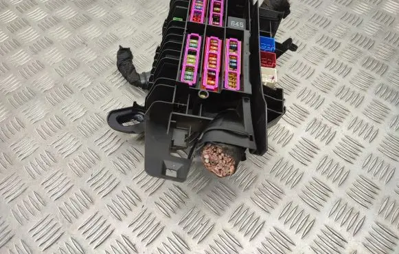 Audi A4 S4 B9 Fuse module
