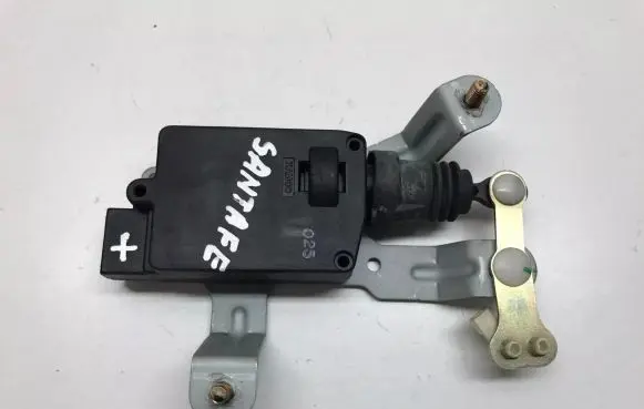 Loading door lock
