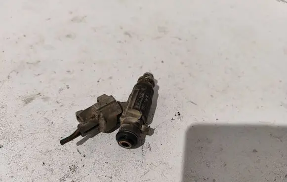 Subaru Legacy Fuel injector FBJC100 0009805