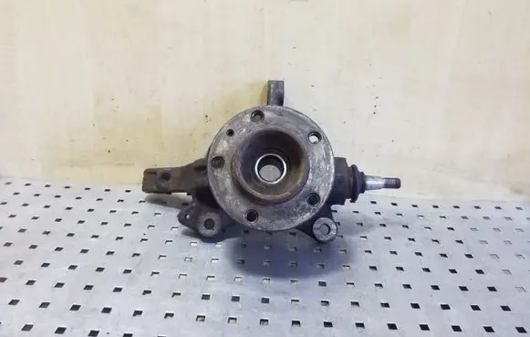 Nissan NV400 Front wheel hub