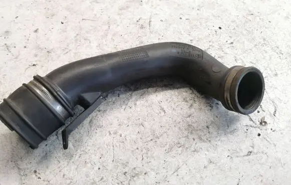 Volvo V70 Intercooler hose/pipe 689652d BT7RA