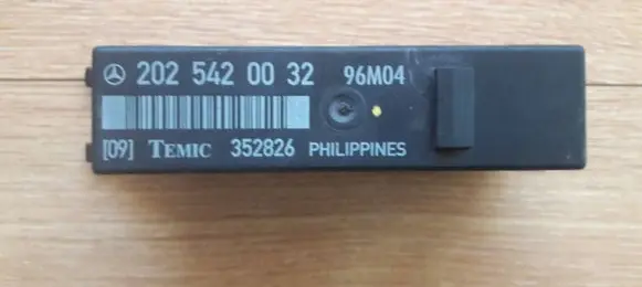 Mercedes-Benz C W202 Fuse box set 2025420032 352826 96M04