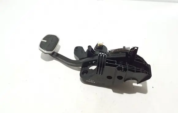 BMW 1 F40 Brake pedal 6888752