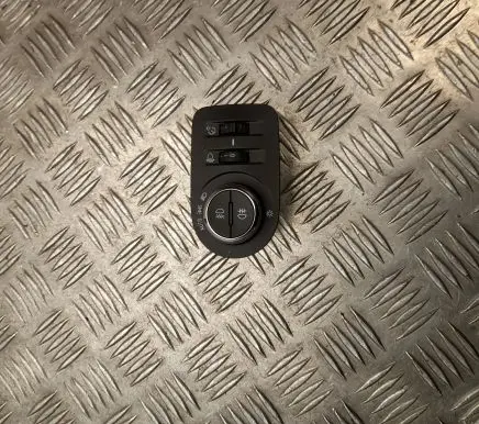 Opel Combo E Light switch 39085924