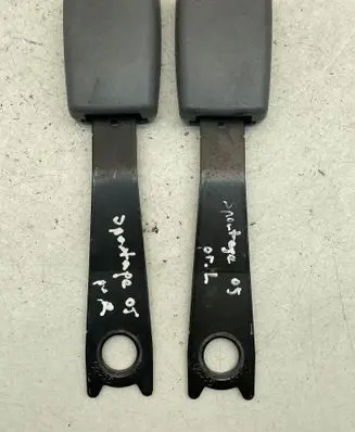 KIA Sportage Front seatbelt buckle D016001 B400