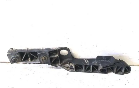 Toyota Avensis Verso Front bumper mounting bracket