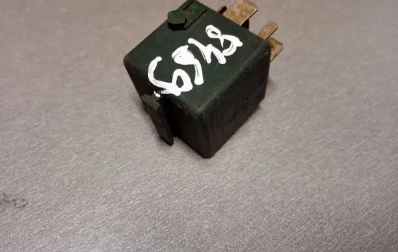 BMW 5 E39 Other relay 61368350566 V23134K52X166