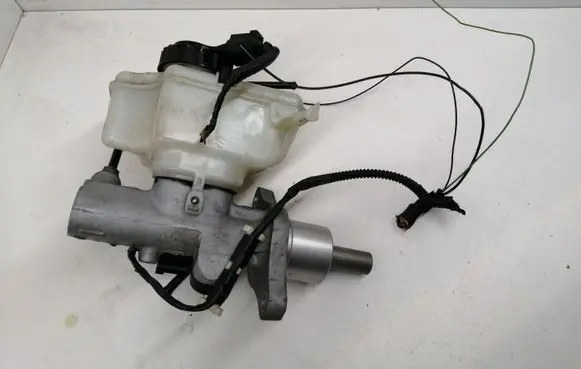 Volkswagen PASSAT B7 Master brake cylinder 03350886351