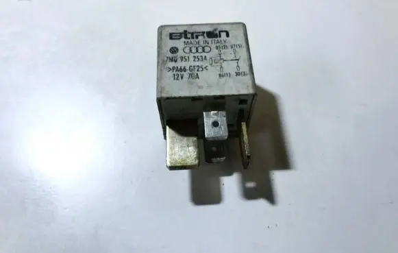 Volkswagen PASSAT B6 Other relay 7m0951253a