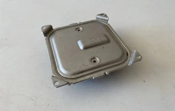 Renault Clio V LED ballast control module 260556623R 19293 A2C90665803