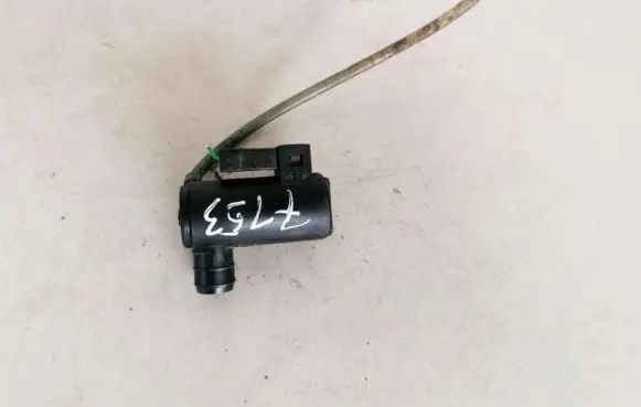 Peugeot 405 Windscreen/windshield washer pump