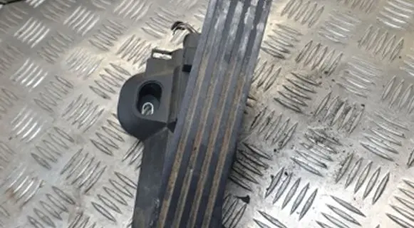 Skoda Octavia Mk2 (1Z) Accelerator throttle pedal 1K2721503 74390500
