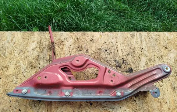 Renault Twingo III Fender mounting bracket 631476725R TENNP