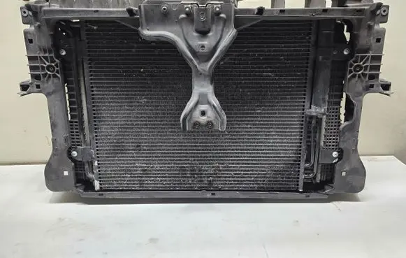 Volkswagen Tiguan Radiator set 5N0010816Q 5N0121253L 1K0121207BC