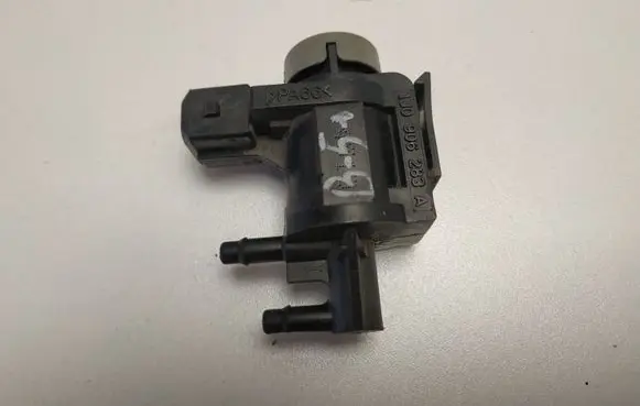 Audi A3 S3 8L Turbo solenoid valve 1J0906283A