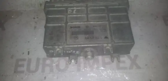 Volkswagen PASSAT B4 Engine control unit/module 0261203188 0261203189