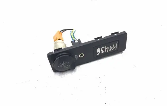 Jaguar XF X250 AUX in-socket connector 8X2319C166BA
