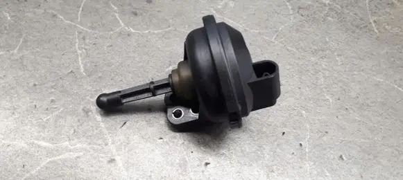 BMW 5 E60 E61 Vacuum air tank 71424207