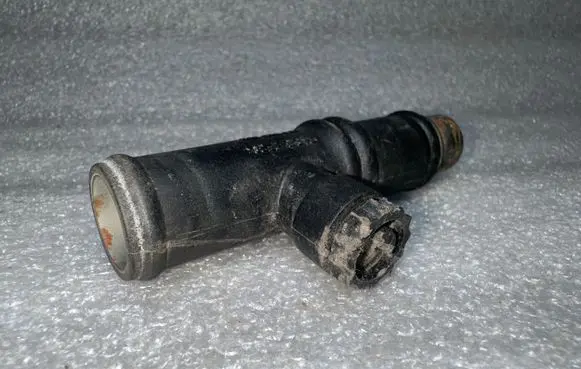 Audi A8 S8 D2 4D Engine coolant pipe/hose 4D0819159